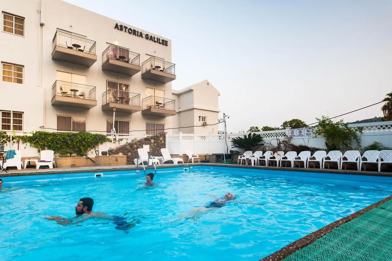 5 Family Hotels Near Tomb of Maimonides That Deliver