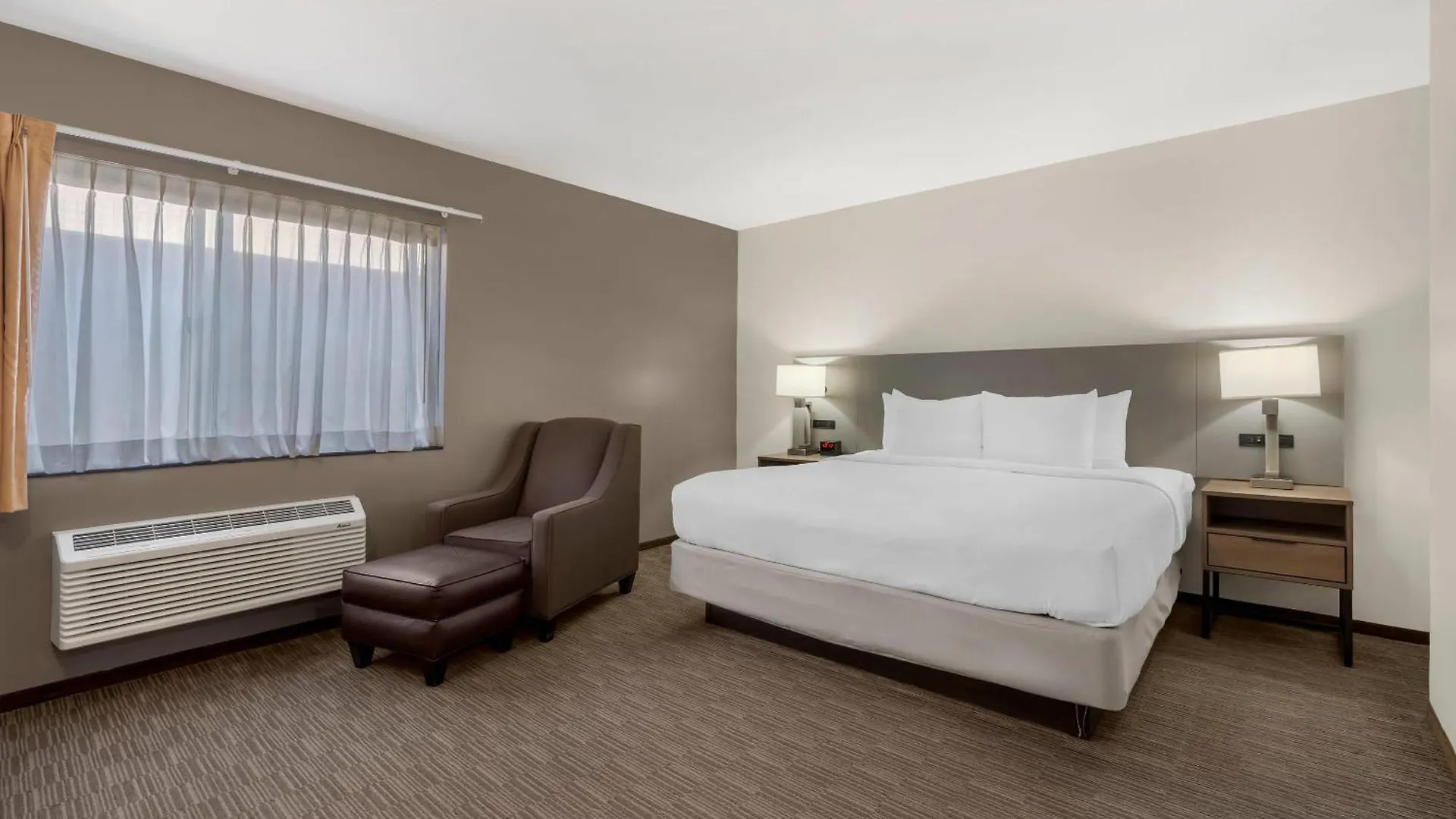 Where to Stay Near El Segundo Recreation and Parks: 4 Airport Hotels