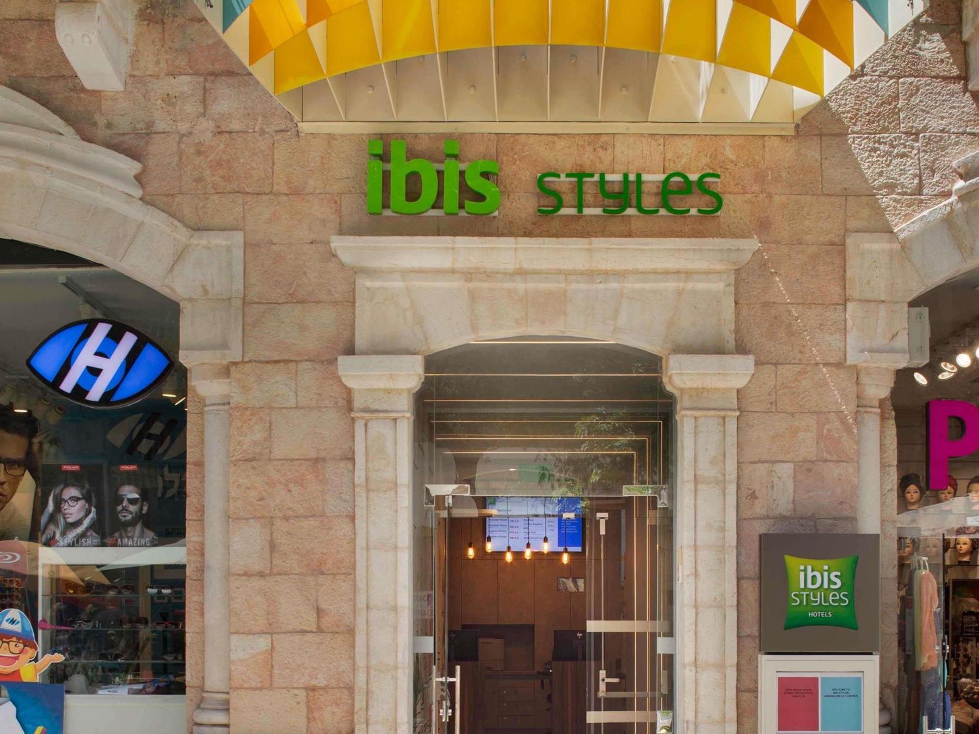 Staying Near Jerusalem's Biblical Zoo: 8 Family Hotels Compared